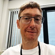 Al een paar dagen 'vakantie', maar nu is het dan echt zover… Na meer dan 15  jaar met veel plezier en toewijding te hebben samengewerkt met geweldige  collega's op een voor mij