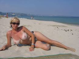 Jolie mature aux gros seins | Sexe Amateur