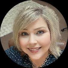 Karey Thompson's Instagram, Twitter & Facebook