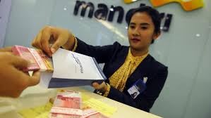 Jika teller tidak memiliki limit, seluruh uang tunai yang ada di teller harus disetorkan ke khazanah. Video Teller Bank Mandiri