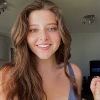 Jane Bray's Instagram, Twitter & Facebook