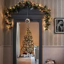 It will look amazing with some christmas decorations. Christmas Hallway Decorating Ideas To Impress Your Guests