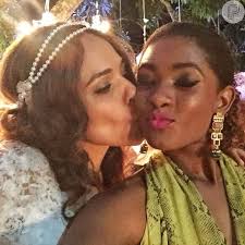Foto: A atriz Erika Januza, que contracenou com Roberta Almeida na novela  'Em Família', foi uma das convidadas do casamento
