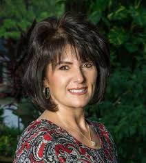 Angie Meredith's Instagram, Twitter & Facebook