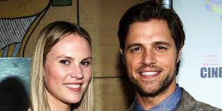 It's not about working for the money. Is Actor Sam Page From Gossip Girl Gay Wiki Wife Dated Sarah Carter