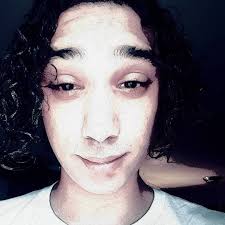 Just another pretty boy living the dream. #prettyboy #stlouis #swag  #moneymalone #dj #money #likeforlike #l4l #lightskin #teamlightskin #single  #420life #partylikearockstar #like #hitmyline #darrellmalone @ St. Louis