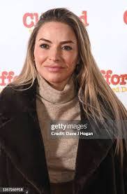 Ellen Rivas's Instagram, Twitter & Facebook