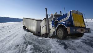 Ледяной драйв (2021) the ice road боевик, триллер режиссер: Just A Car Guy Ice Road Truckers 1st Season Show Opener Scene Shows A Huge Truck Busting Through The Ice The Footage Is Fake The Whole Thing Was Just A Miniature Model