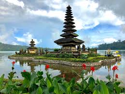 Visite des temples aquatiques de bali : Ulun Danu Bratan Temple Tabanan Tripadvisor