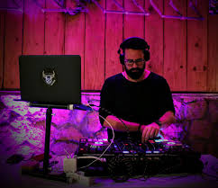 Finde alles für deine hochzeit in hamburg und umgebung und lasse dich von unseren hochzeitsideen inspirieren. Dj Fur Hochzeiten Und Events In Bremen Dj Florio Martinez