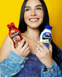 Team arka 💛🩷 gracias por hacerme parte del equipo Pd: todas son divinas  pero la de ajo y perejil es mi fav🧷 Me encuentras en la valla del New  Market, súper feliz