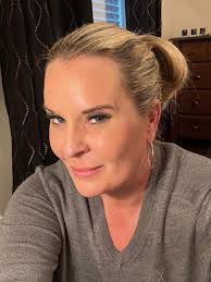 Hello everyone, I'm Lena, 43, new in this group, soon to be divorced and  happy as a clam. I'm so dull I wasted 8 years