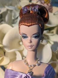 Hello friends! What color dress suits my doll?💜💚