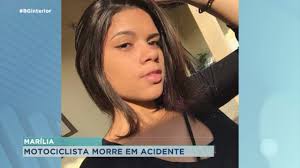 Motociclista morre ao bater na traseira de caminhão em Marília