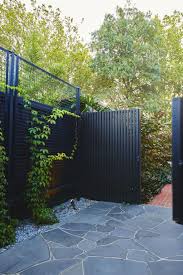 Maybe you would like to learn more about one of these? 20 Inexpensive Black Fence Ideas For Garden Design Fence Design Black Fence Modern Garden Design