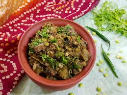 In this easy recipe using instant pot pressure cooker, i am sharing all of my tips and shortcuts to make authentic tasting undhiyu in no time! Undhiyu Oondhiya A Traditional Gujarati Dish Vanita S Corner