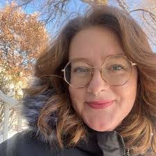 Amy Stell's Instagram, Twitter & Facebook