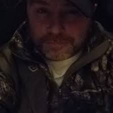 Derek Ragsdale's Instagram, Twitter & Facebook