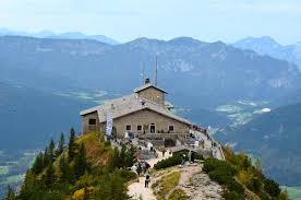 Eagle's nest was hitler's mountain retreat high up in the german alps. Hitler S Eagles Nest Retreat In Berchtesgaden Bild Von Edelweiss Lodge And Resort Garmisch Partenkirchen Tripadvisor
