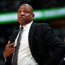 76ers expect rivers to lead them to nba title. Doc Rivers Nba Trainer Verliert Beinahe 2000 Dollar Auf Der Strasse Stern De