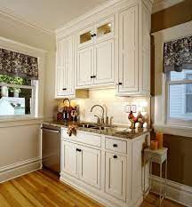 New Venetian Gold Granite Grace Style And Stunning Appearance Kitchen Remodel Kitchen Remodel Small Kitchen Cabinet Remodel