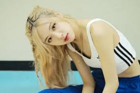 Blonde hair not just gives a cool look to black guys, but also causes a unique, stylish change in their overall personality. Female Idols Who Make Stunning Blondes Soompi