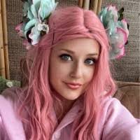 Katlin Wright's Instagram, Twitter & Facebook