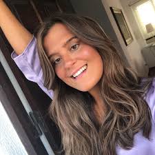 A jornalista alberta marques fernandes, da rtp, estava a acompanhar a comissão de inquérito à caixa geral de depósitos… quando cometeu uma gafe engraçada que naturalmente se tornou viral… confere o momento! Adl3alli22 Pm