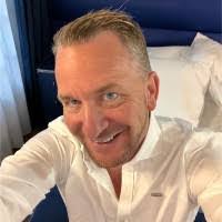 Jonathan Macklin's Instagram, Twitter & Facebook