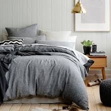 Le Linge De Lit En Lin La Parure De Lit Cosy Et Naturelle Archzine Fr Decoration Lit Parure De Lit Draps De Luxe
