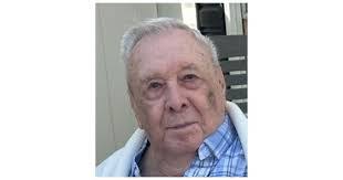 Linda Mayrand's Instagram, Twitter & Facebook