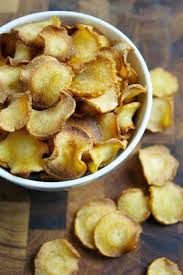 Chips De Panais Des Chips De Legumes A Croquer Elle A Table Chips De Legumes Chips De Courgettes Au Parmesan Recette Panais