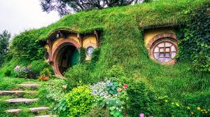 The hobbit and the lord of the rings were largely tolkien's attempt to construct a body of myth, and their success caught him largely unaware. Wer War Eigentlich J R R Tolkien