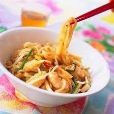 Nouilles Sautees Aux Crevettes D Inspiration Chinoise Recette Recette Asiatique Recette Recettes De Cuisine