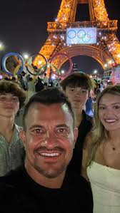 Burnout doesn't come from working hard. It comes from never shutting it  off. If you're constantly saying yes, dropping everything for work, and  ignoring your own boundaries—your business will burn you out