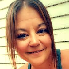 What is the best nail salon with designs in the area?