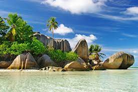 La république des seychelles est un archipel de 115 îles, situé dans l'océan indien et rattaché au continent africain. 7 Duvodu Proc Vyrazit Na Dovolenou Na Seychely Blog Invia Cz