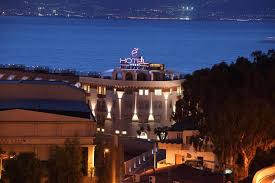 Su luxuryestate trovi migliaia di annunci selezionati dalle migliori agenzie immobiliari nel settore del lusso in italia. Top Hotels With Room Service In Case Cadriga Calabria It