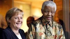 Nelson mandela, nobel peace prize winner and former president of south africa, has died. Vor 30 Jahren Nelson Mandela Wird Aus Haft Entlassen
