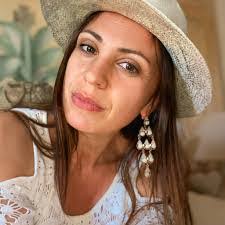 Loretta Marotta's Instagram, Twitter & Facebook