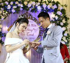 Tại vòng 5 v.league 2021, tiền vệ đtqg đỗ hùng dũng đã gặp phải một chấn thương kinh hoàng sau pha va. Ä'am CÆ°á»›i Ä'á»— Hung DÅ©ng Hlv Park Hang Seo Va Dan Cáº§u Thá»§ Há»™i Ngá»™ Phan VÄƒn Ä'á»©c Táº·ng Qua Ä'á»™c