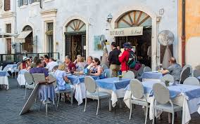 In stark contrast to the city's traditional osterie, these restaurants are the very definition of innovation while still remaining firmly within the tradition of italian cuisine. Best Restaurants In Rome For Eating Pizza And Italian Foods Eiretrip