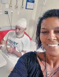 🚨VEJA: Sobrinha de “tio Paulo” fez selfie com idoso na UPA dias antes de  levá-lo a banco. O g1 teve acesso a fotos em que Paulo Roberto Braga  aparece vivo internado com