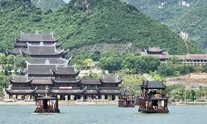 Vì chùa tam chúc thu hút hàng nghìn lượt khách về hành hương mỗi ngày nên trong tình hình dịch bệnh như hiện tại đóng cửa là điều cần thiết. Kinh Nghiá»‡m Du Lá»‹ch Chua Tam Chuc Tá»« A Z Má»›i Nháº¥t