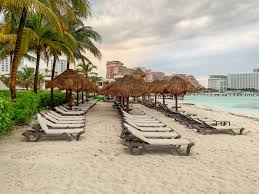 Search the best cancun vacation deals & save more when you book your flight + hotel together. Cancun Could Go Into Lockdown What Mexico S Stoplight System Means For Your Travel Plans