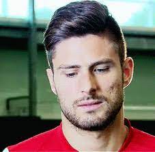 The ball was still in the air when giroud decided to try a bicycle kick shot, with his back turned against atletico's goal. Pin On Oliver Giroud Gifs