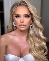 If you look up bombshell bride in the dictionary 📖 @paigeadkins picture  would be right there ❤️ hair and makeup by me #charlotte #charlottenc  #charlottemakeup #charlottemakeupartist #charlottemua #charlottebride  #ashevillemakeupartist #glam ...