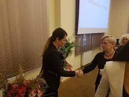 Katarzyna hall z domu kończa, primo voto knoch, secundo voto tryba (ur. Przemyslaw Czarnek On Twitter Szanowni Panstwo Oto Nowa Doktor Biologii Dr Katarzyna Czarnek Moja Zona Gratuluje Kochanie