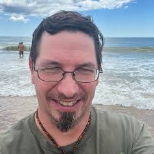 Mike Courteau's Instagram, Twitter & Facebook