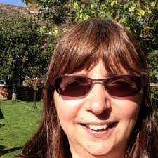 Reyna Barton's Instagram, Twitter & Facebook